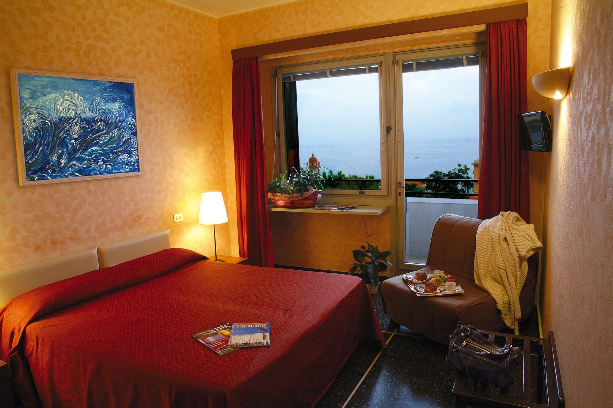 Hotel Palace Вараце Екстериор снимка